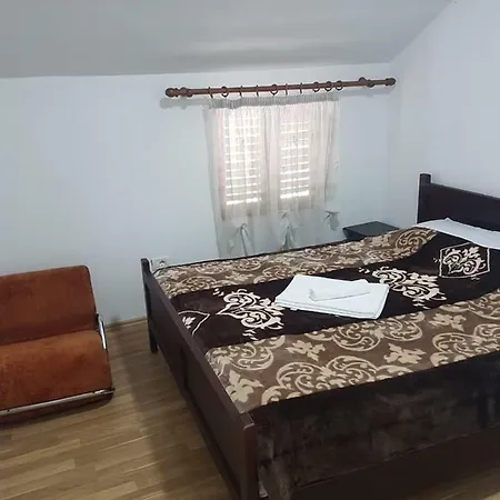 Bujtina Sofra Dardane Hotel