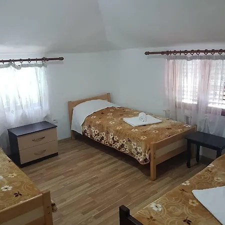 Hotel Bujtina Sofra Dardane *