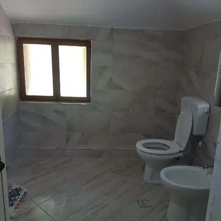 Bujtina Sofra Dardane Hotel *