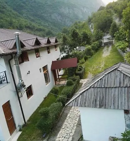 Bujtina Sofra Dardane Hotel