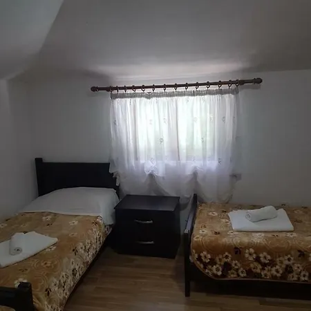 Hotel Bujtina Sofra Dardane *