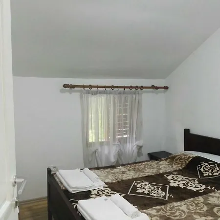 Hotel Bujtina Sofra Dardane *