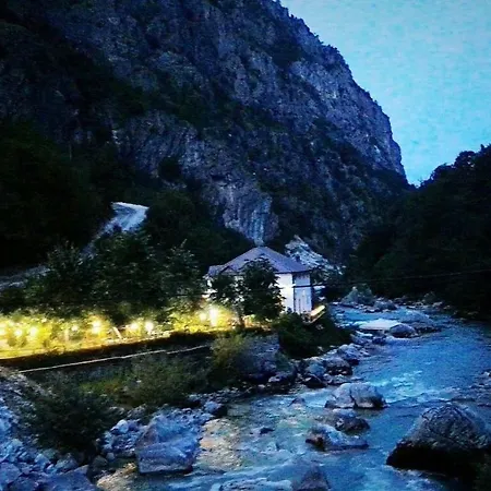Bujtina Sofra Dardane Hotel *
