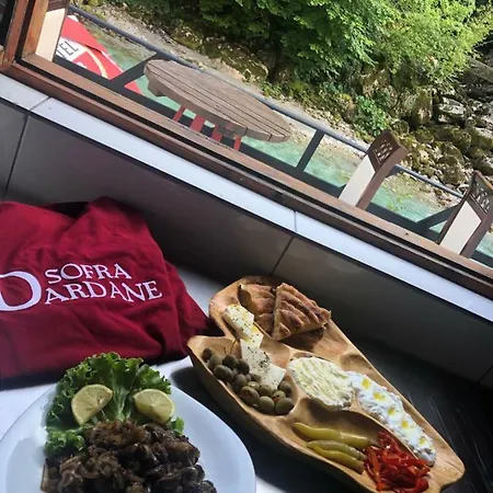 Bujtina Sofra Dardane 酒店 Tropoje