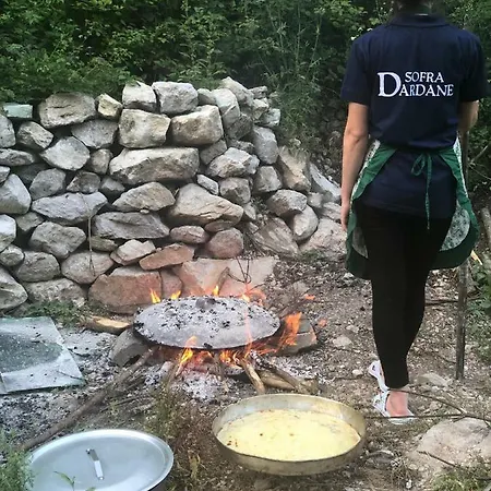 酒店 Bujtina Sofra Dardane *